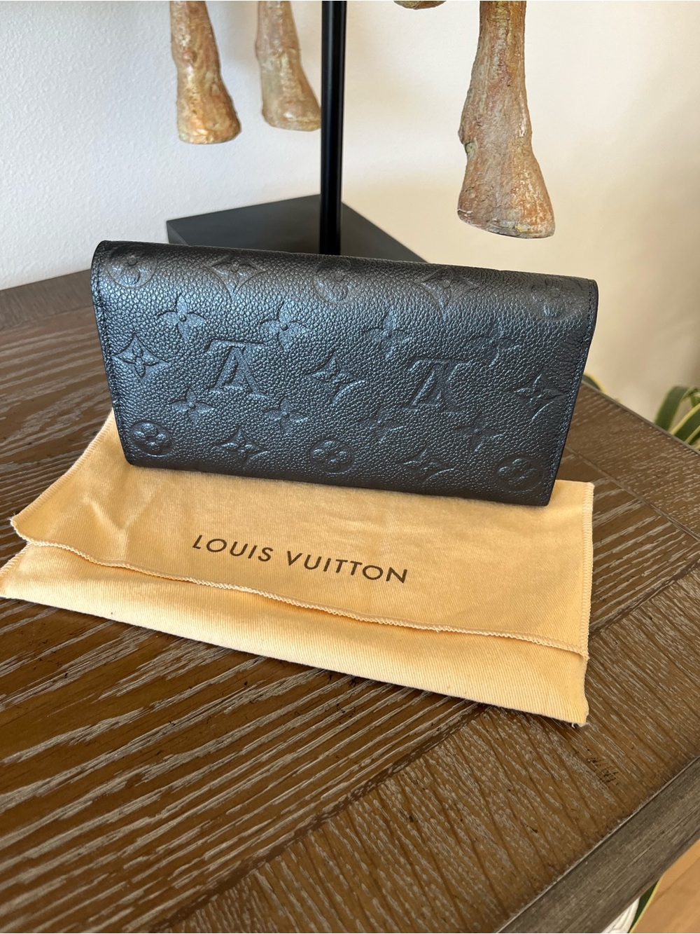 Louis Vuitton Monogram Shimmering Empriente Sarah Wallet - Picture 8 of 11